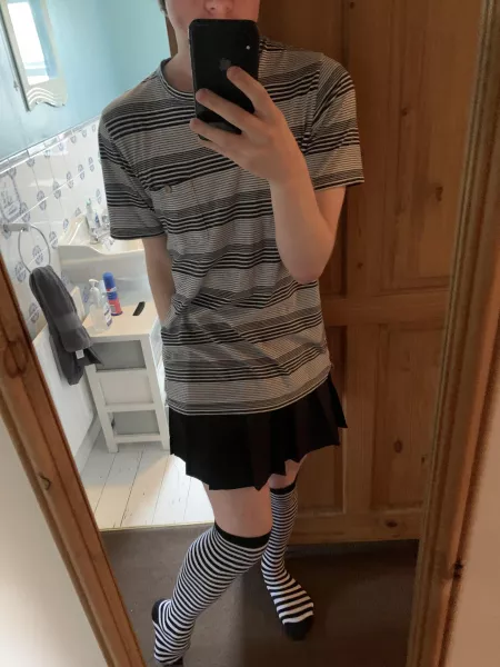 Finally plucked up the courage to post one of my pics of me in a skirt