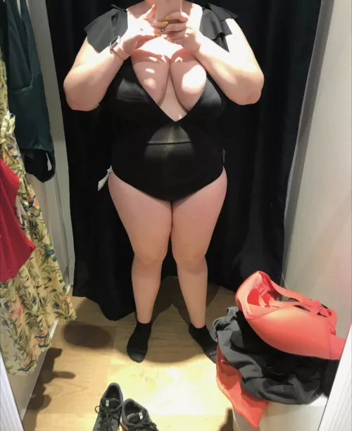 Finding a swimsuit where my tits don't fall out is hard 🙈
