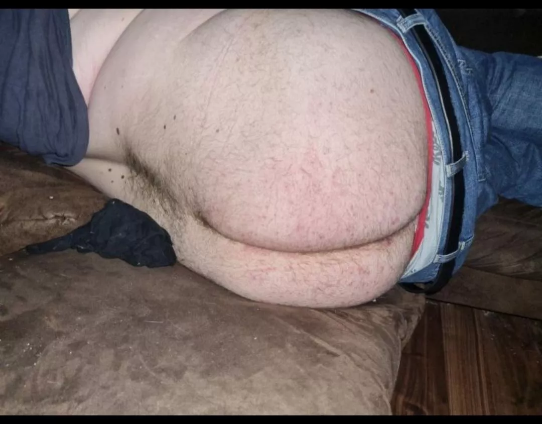 First ever pic of my ass, is it ok? 🥺