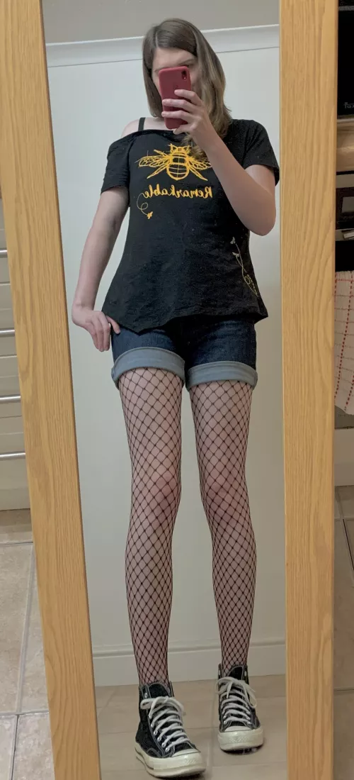 Fishnets and Chucks! 😎
