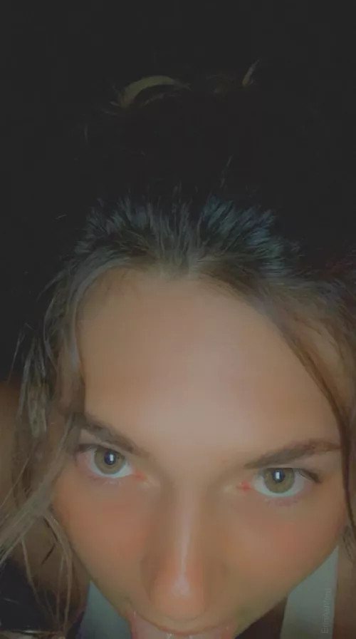 For all of you that are stuck in lockdown, how about a virtual blowjob? 😛