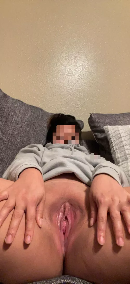 Freshly waxed and Daddy isn’t here to inspect. Any horny helpers out there?!