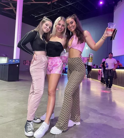 Girl on the right😍