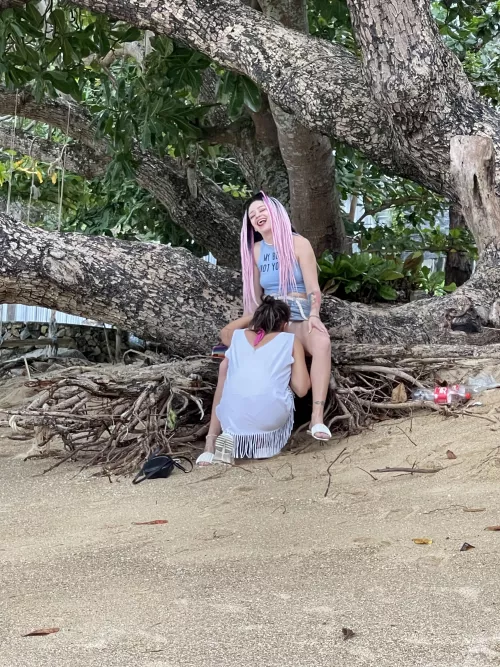 Girlfriend licked right on a public beach π€ͺπ¦π₯ Girlfriend licked right on a public beach π€ͺπ¦π₯