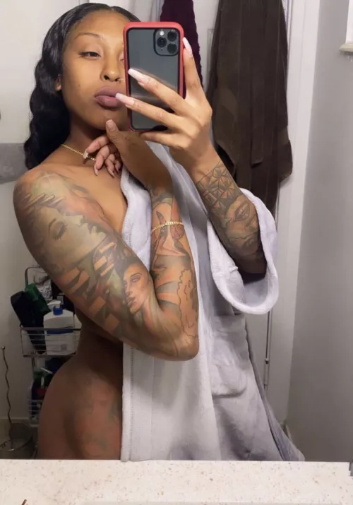 Girlfriend material? 👅