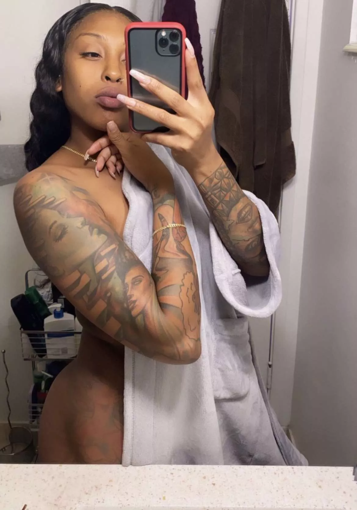 Girlfriend material? 👅
