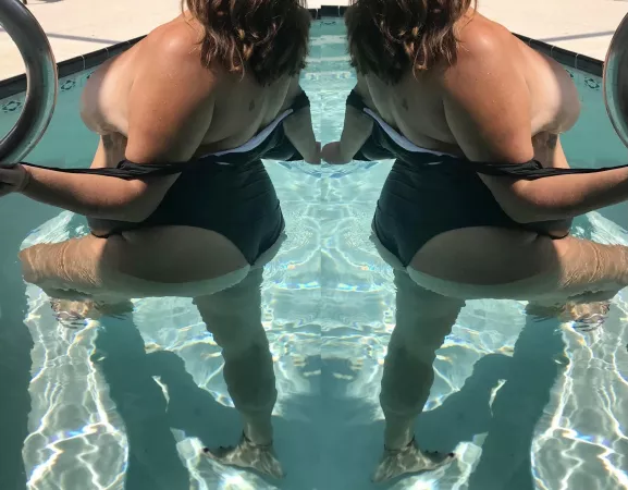 Giving the neighbors a show 😈💦