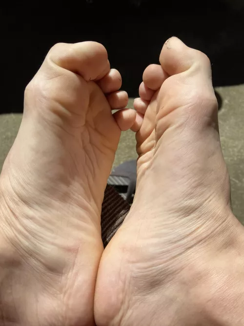gn bbys, hope it makes u horny 🙈 imagine licking n sucking, ik u’d fuck it 😈 dms/pms welcome