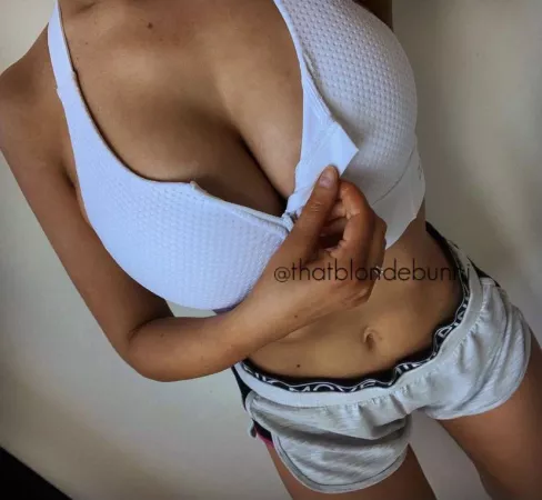 Going for a jog, hope my boobs stay in my bra this time 🤦🏼‍♀️