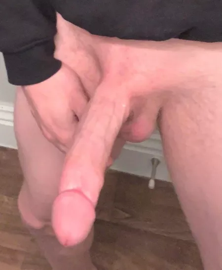 Good morning, here’s my huge cock ☀️