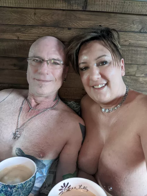 Good morning lattes and cuddles! Happy Saturday 💯