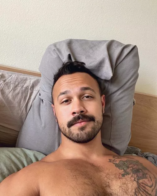 Got a cute date tomorrow 🥰 Should I keep the beard or trim it back to just the stache? 🤔