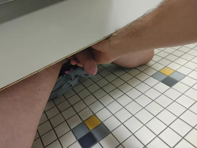 Got an nother college boy cock to suck on at the university.