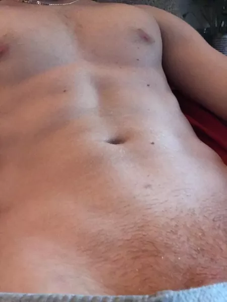 Guess who’s growing their pubes out! Me! Comment and win the chance to see more 🥰