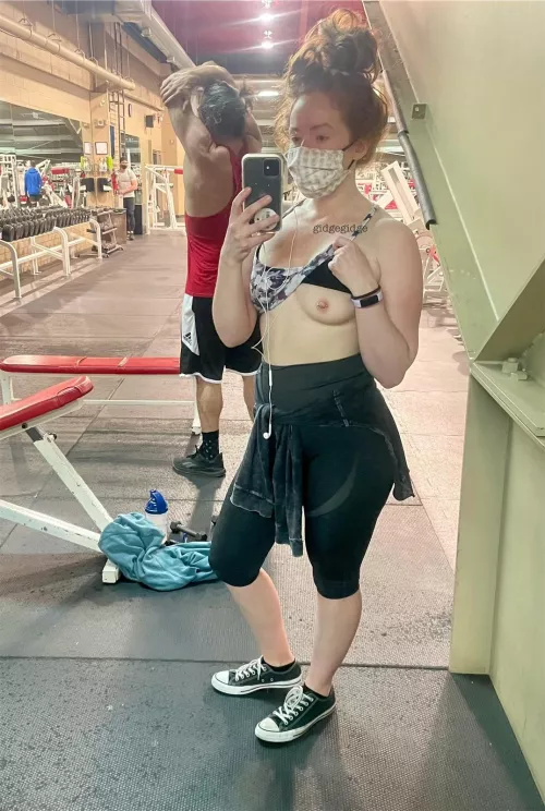 Hahah WTF how did the guy way back there see 🤷‍♀️