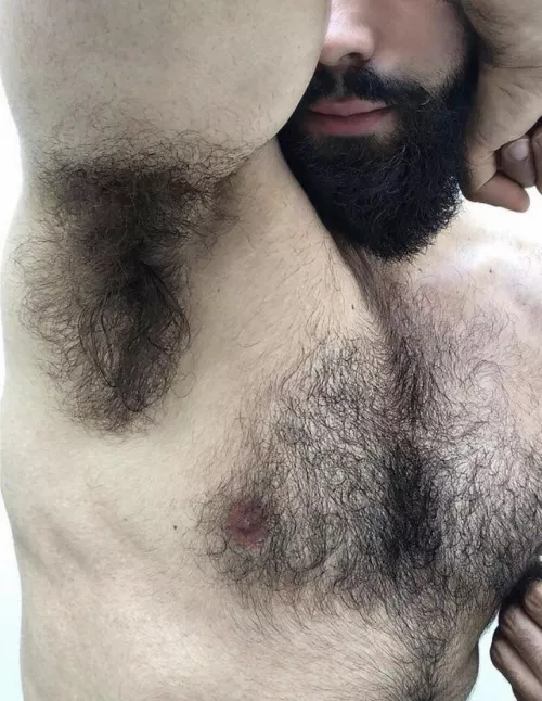 Hairy men should always have hairy pits