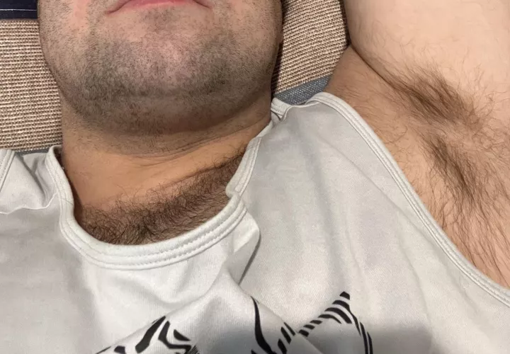Hairy pit 😜