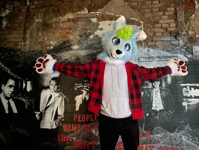 happy fursuit friday ^^