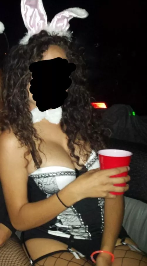 Happy hotwife Halloween 🎃 🐇