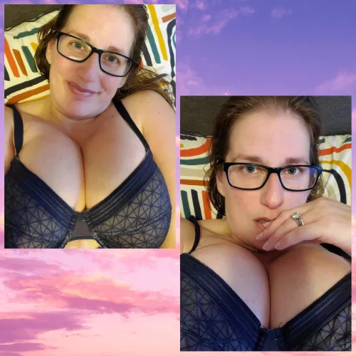 Happy weekend 💋 [OC]