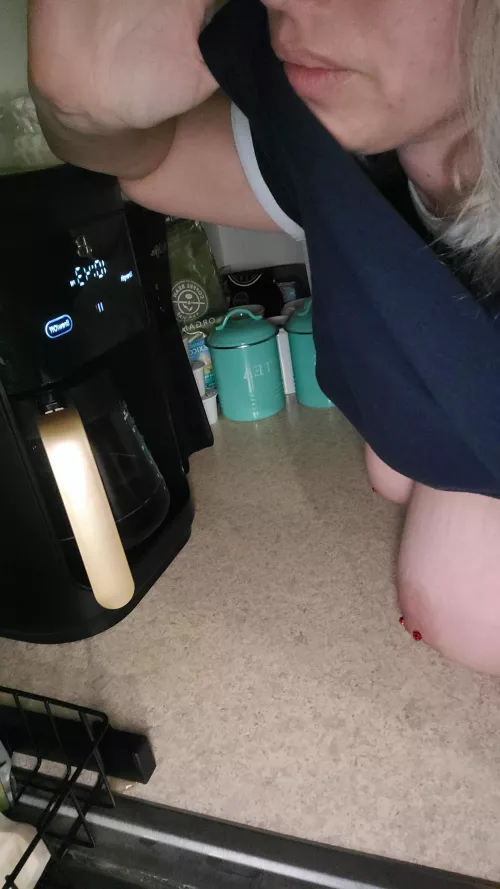 Haven't been on much...the wait..been up since 02:30 yesterday...time to rest. Happy Mondays to ya'll 💋so glad I don't gotta show off my pussy for them up arrows ,,,night night💋