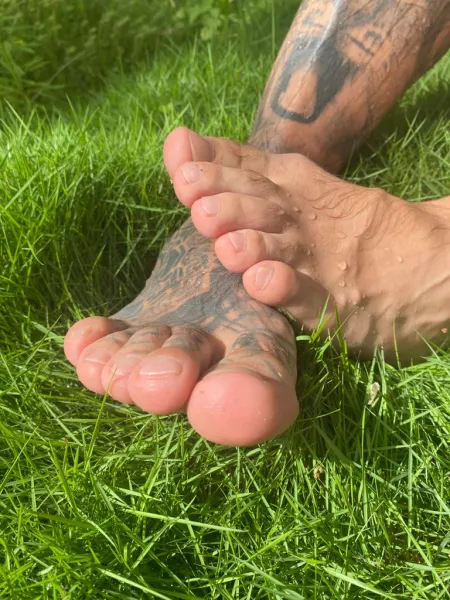 Hello, if you wanna see more check put my page, also there is the link to the real fun, where you can get everything you want 👣🍆