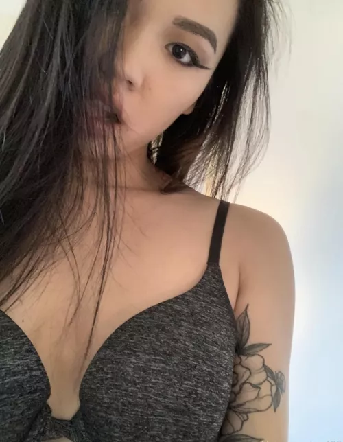 Here…daddy wins. Face reveal. 🥵 facial? 🍆💦 99.8% Chinese