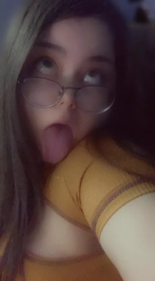 Here’s a picture of my tongue for you to jerk off to as you imagine cumming down my throat. your welcome <3