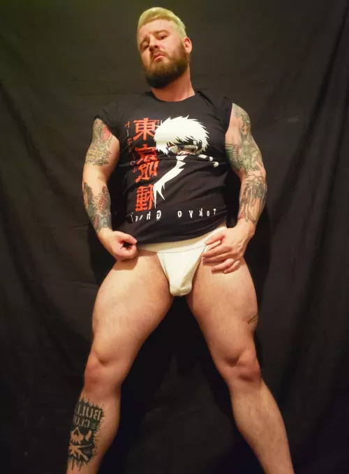 Here's an old one that I love. Any other Tokyo Ghoul fans?