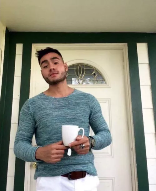 Here’s your tea bihhhh 😝