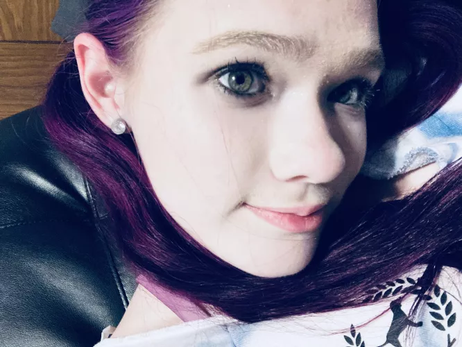 Hewwo! My name is Jae and I’m new here! This isn’t a personal ad I just want to introduce myself. I’m 19 and am a 24/7 little. I’m a female and my pronouns are she/her. My little space age is 3-5 and I spend almost all day every day in little spa