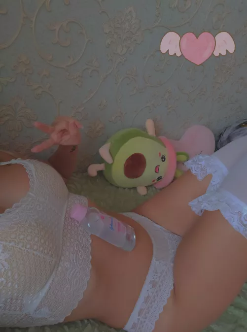 Hey, daddy, look how I'm playing with my cute pussy, and I also really love dd/lg 🍑custom videos, 🍑sexting, 🍑penis rate link to onlyfans in the comments, for free!🌸