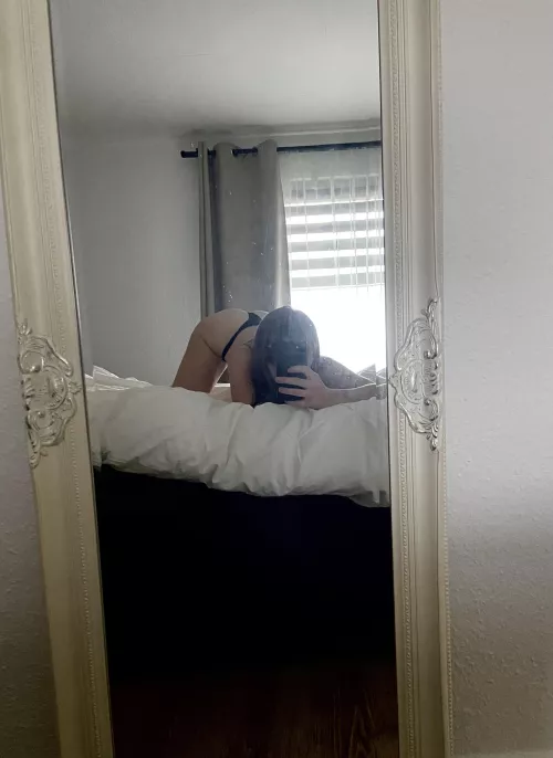 Hey, I’m Sofie🤍24🎀TOP 5,9 % Cum play with me on my💦FREE🔥OnlyFans Daily Content, Amputee, Dick Raiting😈Link in Comments