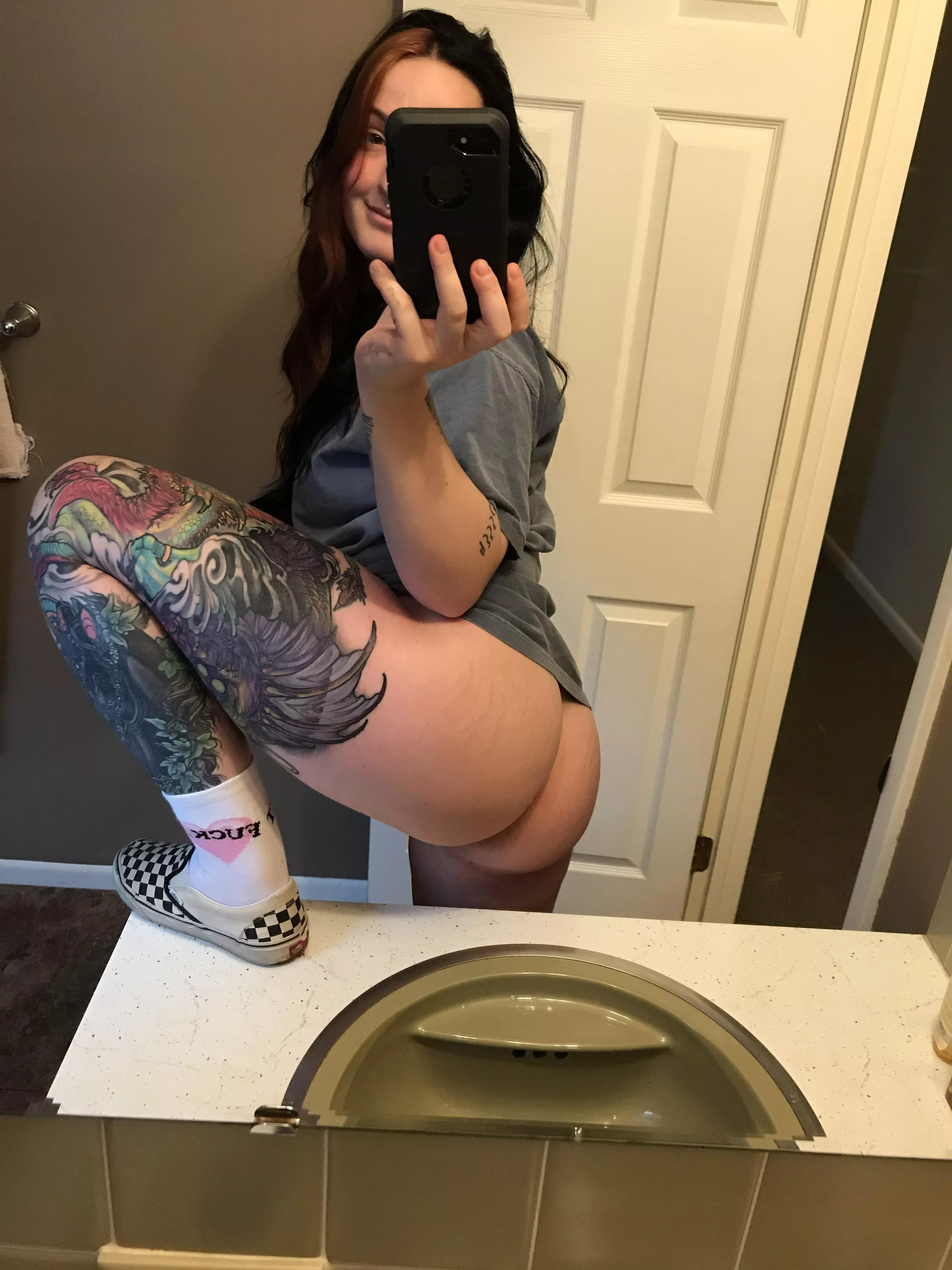 Hey to the 5 guys that always like my posts 👋🥰
