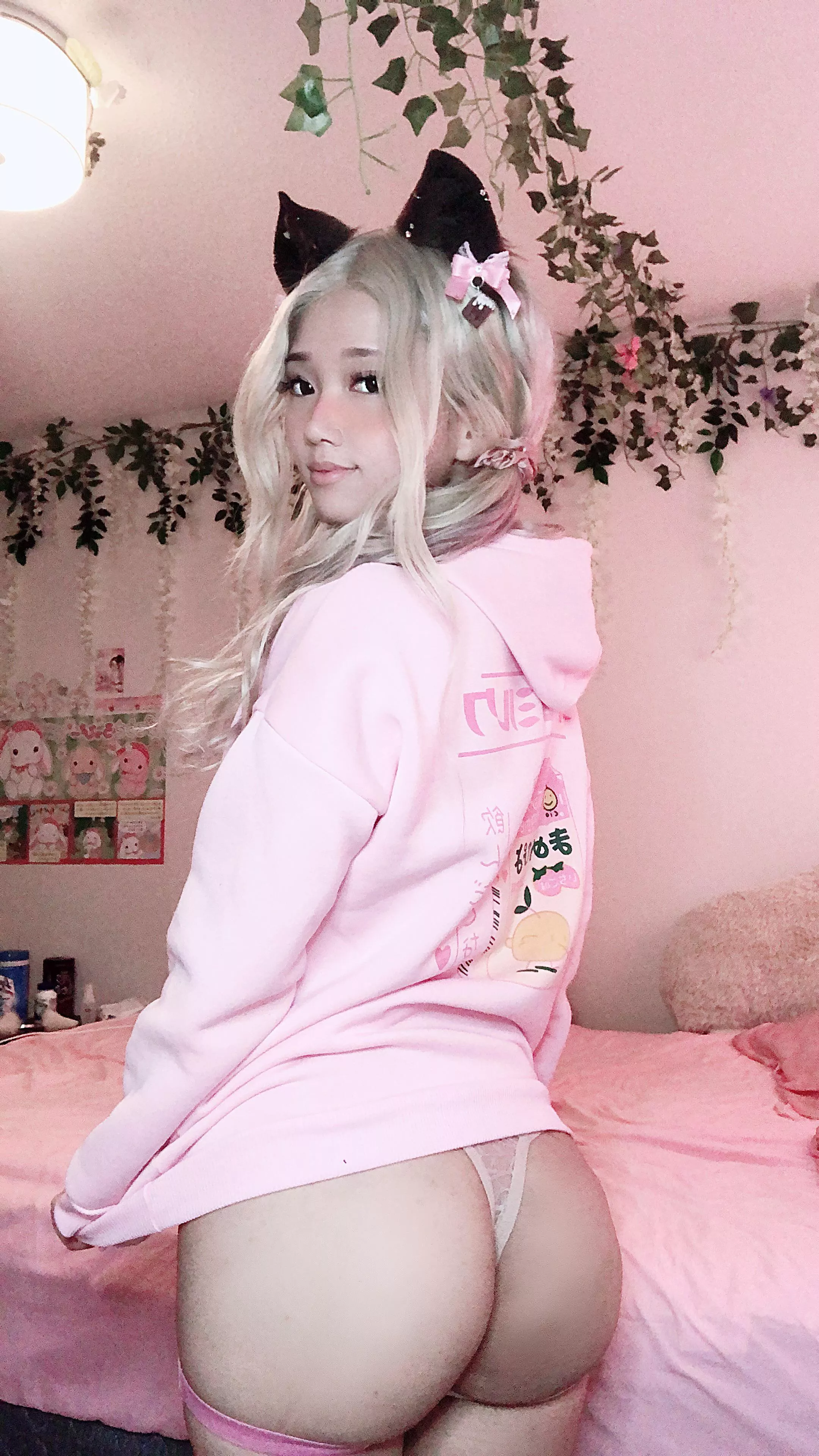 Hi 💕 I like head pats and spankings :3