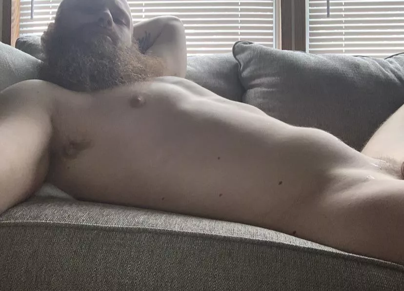 Hi! I'm new here!🥰 Can you see the nut daddy just bust?🙈💦 Come cuddle?