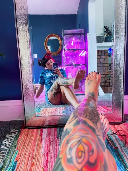 Hi I’m new here, like my mirror?🙇🏻‍♀️