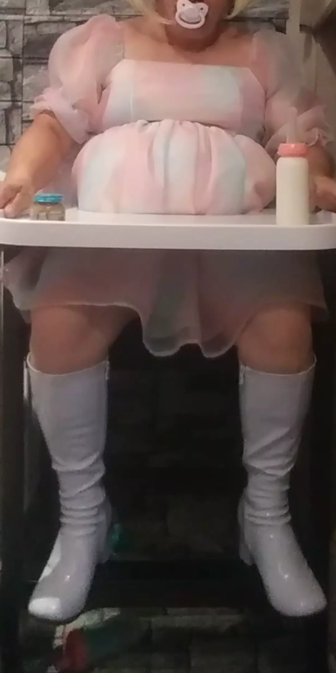 High chair. The chair. is perfect. The height is perfect. Iim only debating wether or not to paint it white and the cushions pink to make it more babyish. Would you? High chair. The chair. is perfect. The height is perfect. Iim only debating wether or not to paint it white and the cushions pink to make it more babyish. Would you?