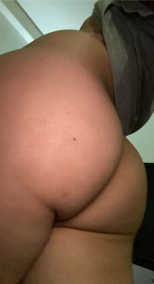 hmu if you have a big dick;)