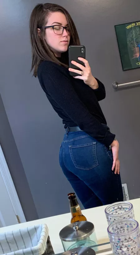 Hot Gf needs tributes. Kik sexyusgf123 with her tributed for more.