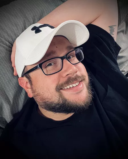 How’s it going? Enjoy chatting and meeting new people. PM if interested!