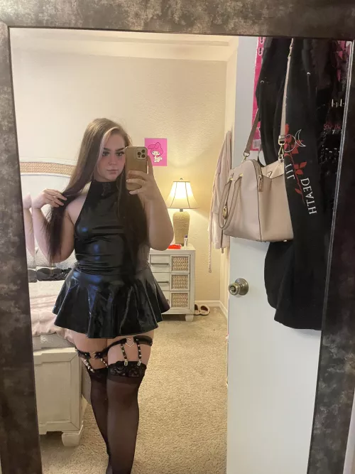 How’s your day goin 🥰🖤😈