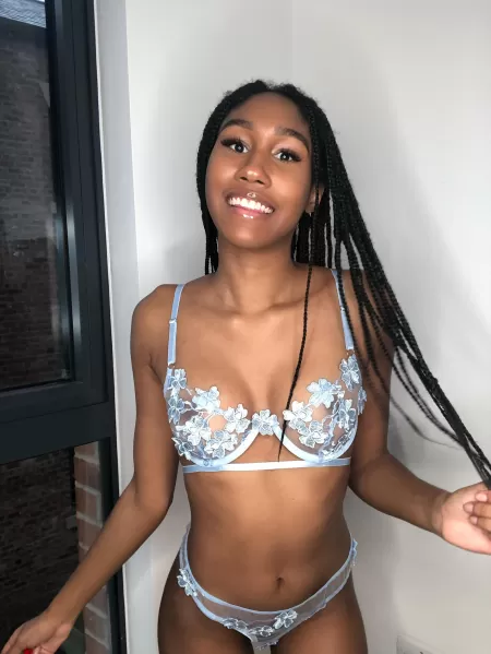 HUGE $3 SALE 💗1000+ pics and videos ⚠️Free 1/1 chatting 💜Uncensored videos on main page!! 🔥Lingerie, dress up, nude 💚Feet & fetish content ❣️Sexting available 😈DP content 💋& customs! 👉 link below!!