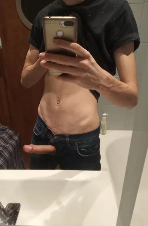 I am horny and drunk after partying in the middle of the week. Who wants to help me get rid of my raging boner? 🥴