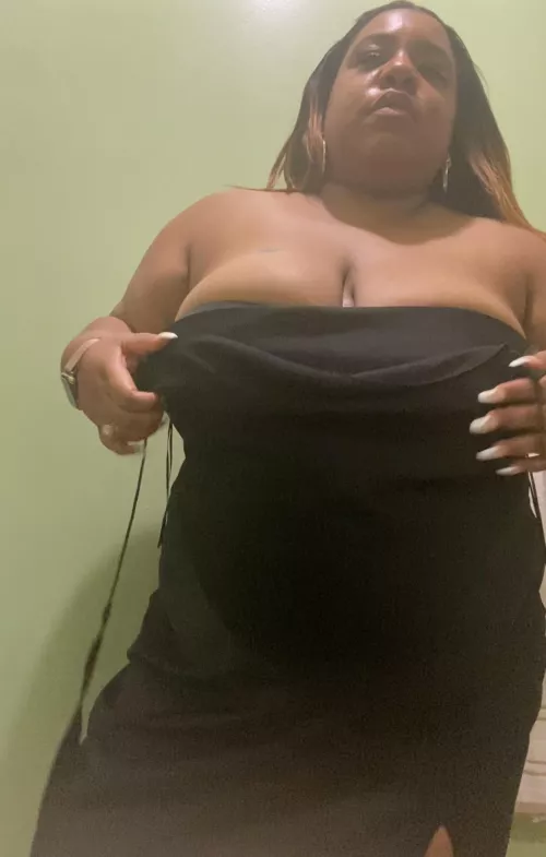 I bet you wanna see me naked, don’t cha?