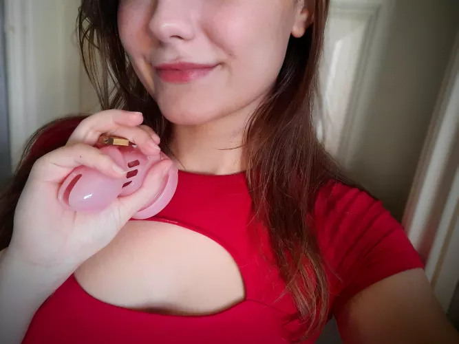 I bet your dream is to be locked up by a pretty girl 😈