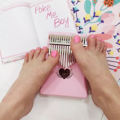 I can play it with my toes 👣