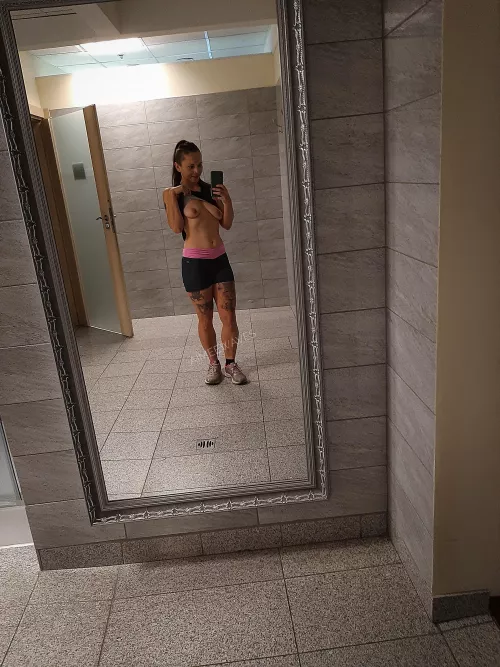 I can't believe I haven't been caught taking nudes in my gym locker room yet lol [f]