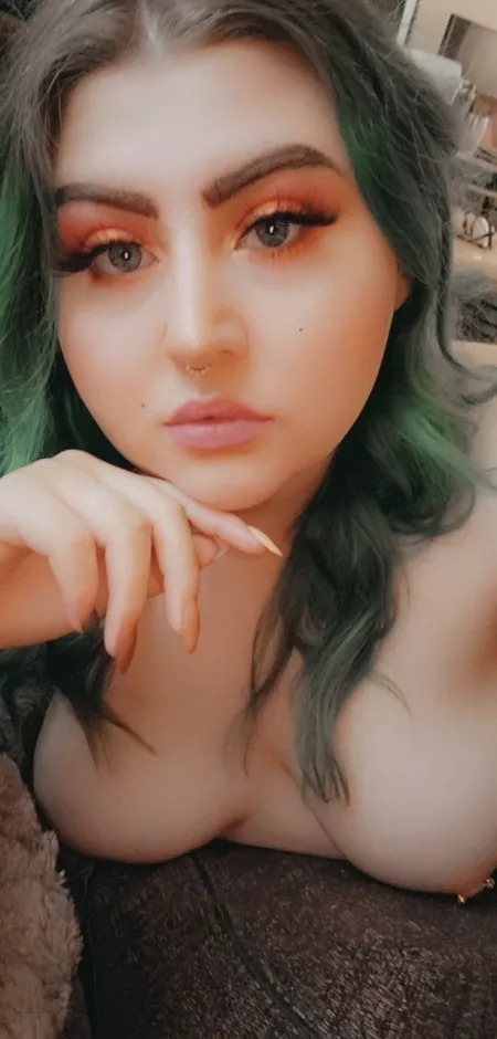 I do my own nails so they're different all the time!! Insatiablytoxic on all platforms 👻