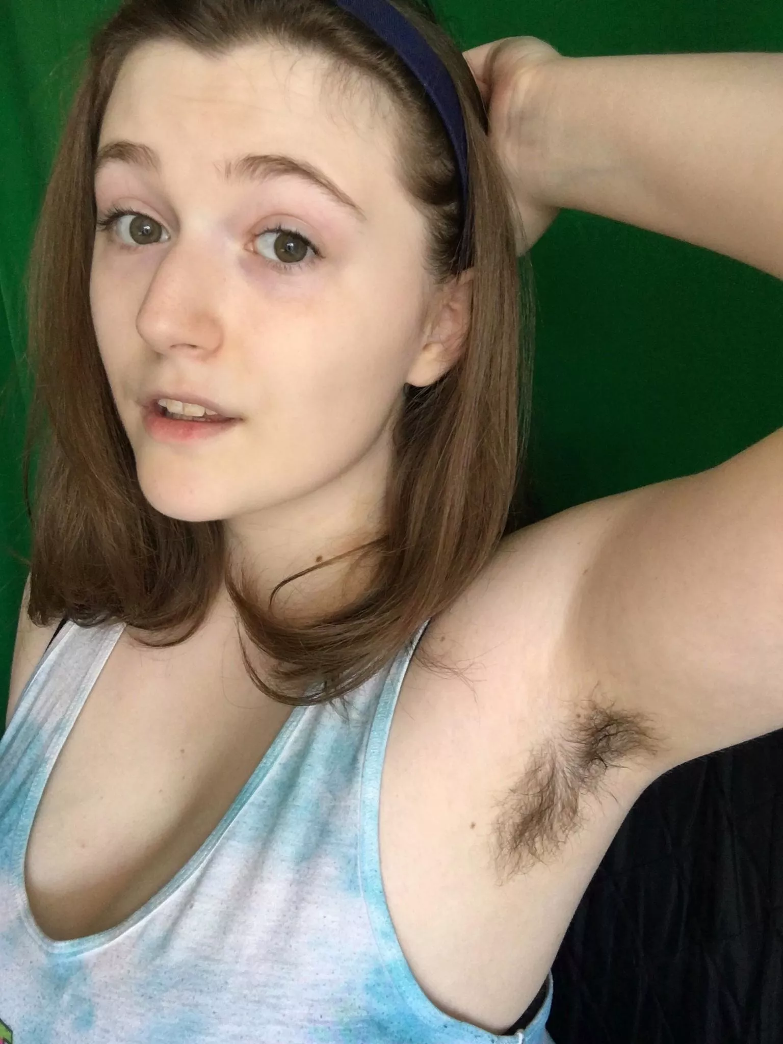 I feel like it's hard to tell, but my armpits are super sweaty in this pic 😩